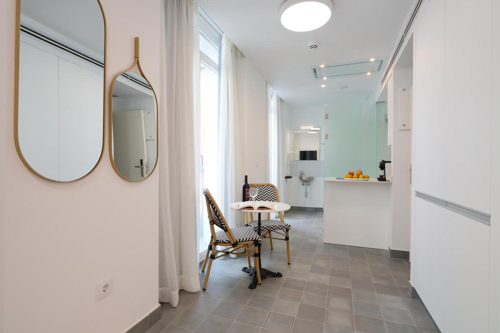 Aparthotel Naranjas Y Limones, By Homing U Sevilla Habitación foto
