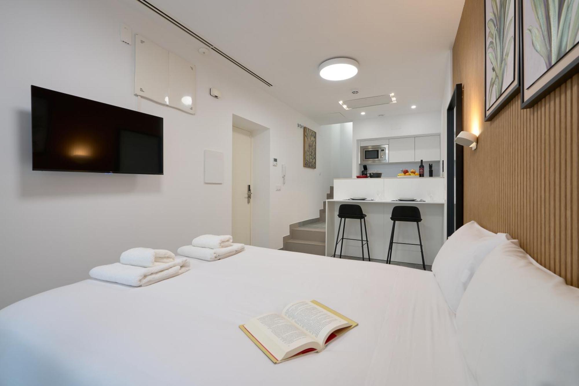 Aparthotel Naranjas Y Limones, By Homing U Sevilla Habitación foto